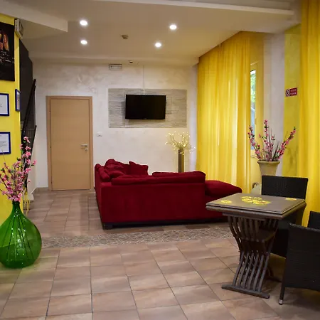 Hotel New Happy-3